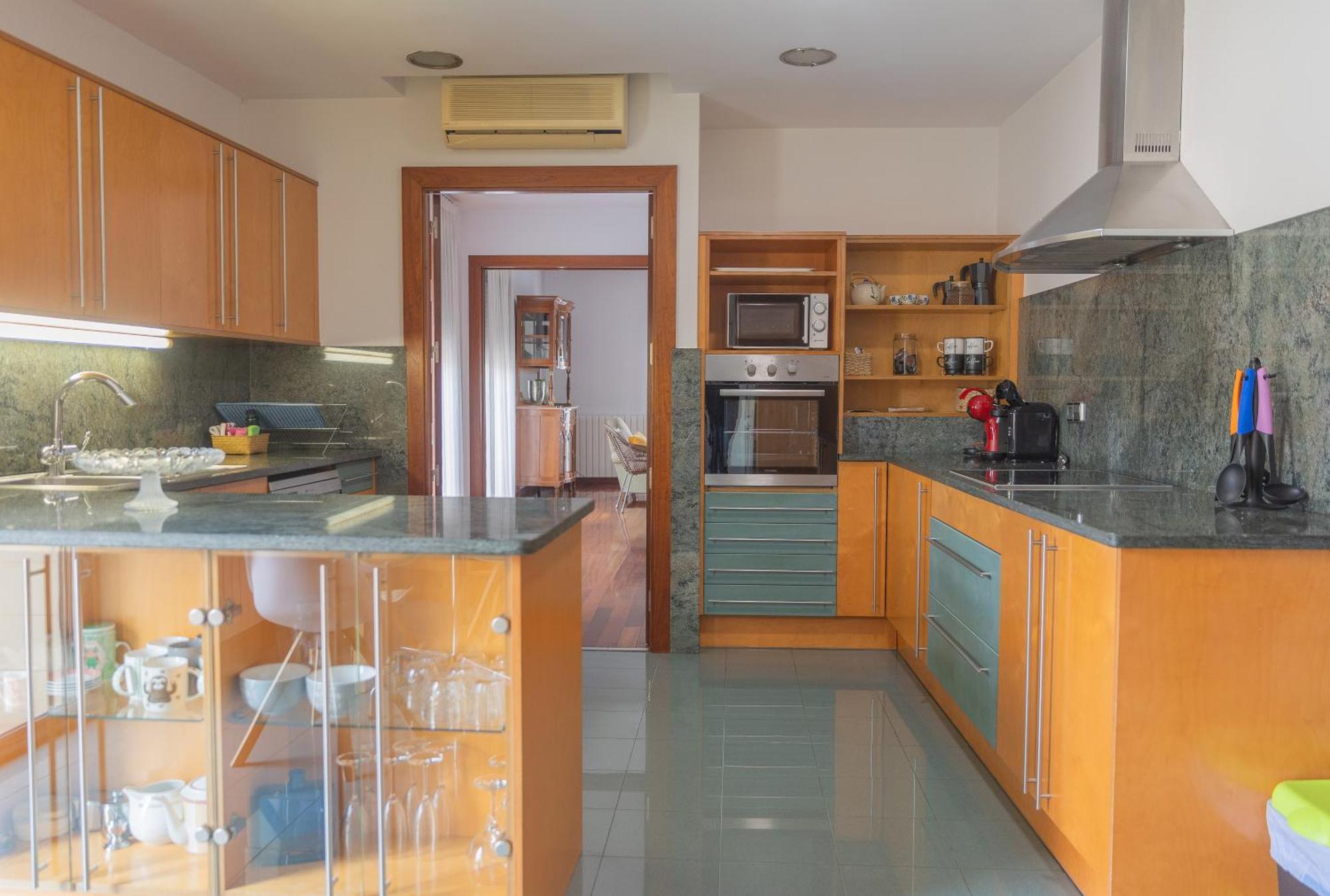 Mazi Apartments Colon Vic Dış mekan fotoğraf
