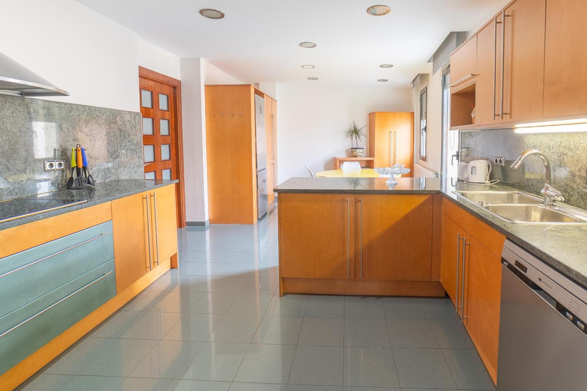Mazi Apartments Colon Vic Dış mekan fotoğraf